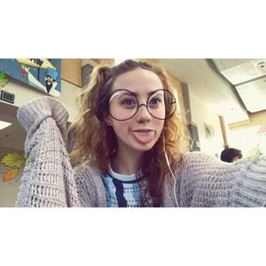 Meet your Posher, Kayla